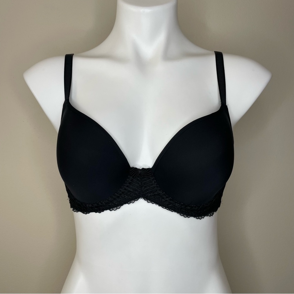 Wacoal La Femme Black Lace Trim Plunge Underwire Contour Bra 34C